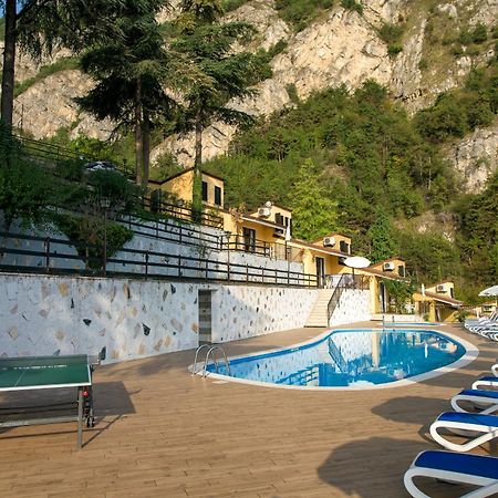 Residence Oasi Limone sul Garda Luaran gambar