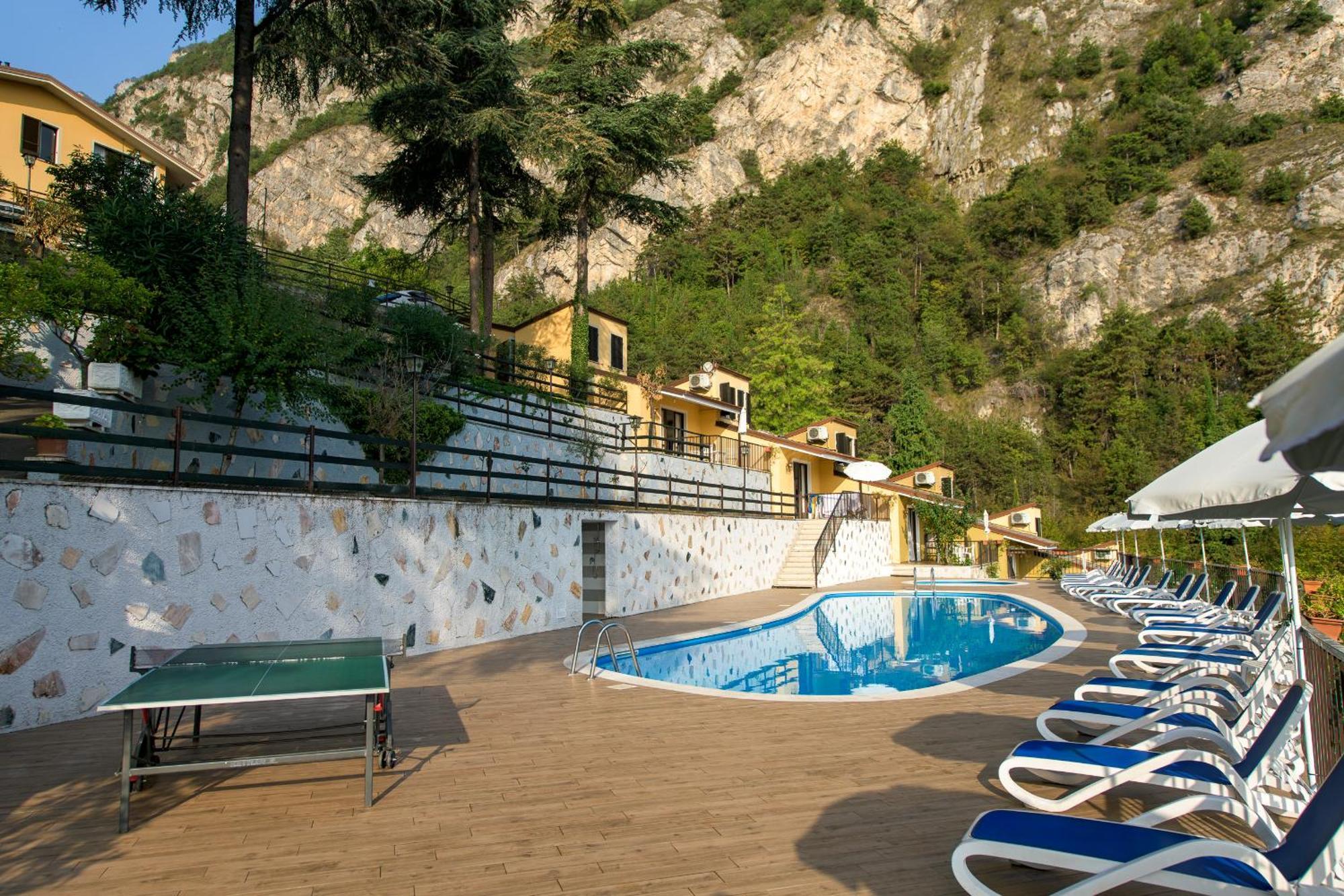 Residence Oasi Limone sul Garda Luaran gambar