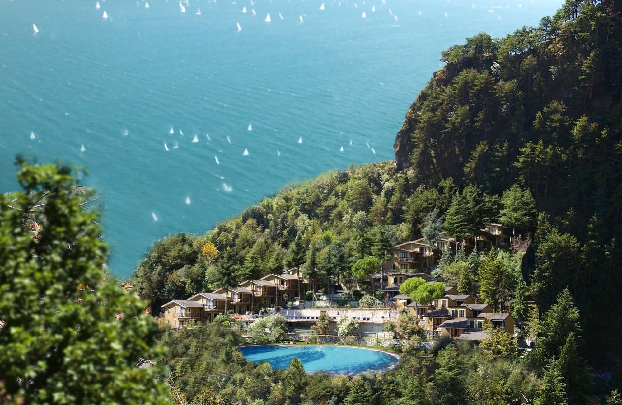 Residence Oasi Limone sul Garda Luaran gambar